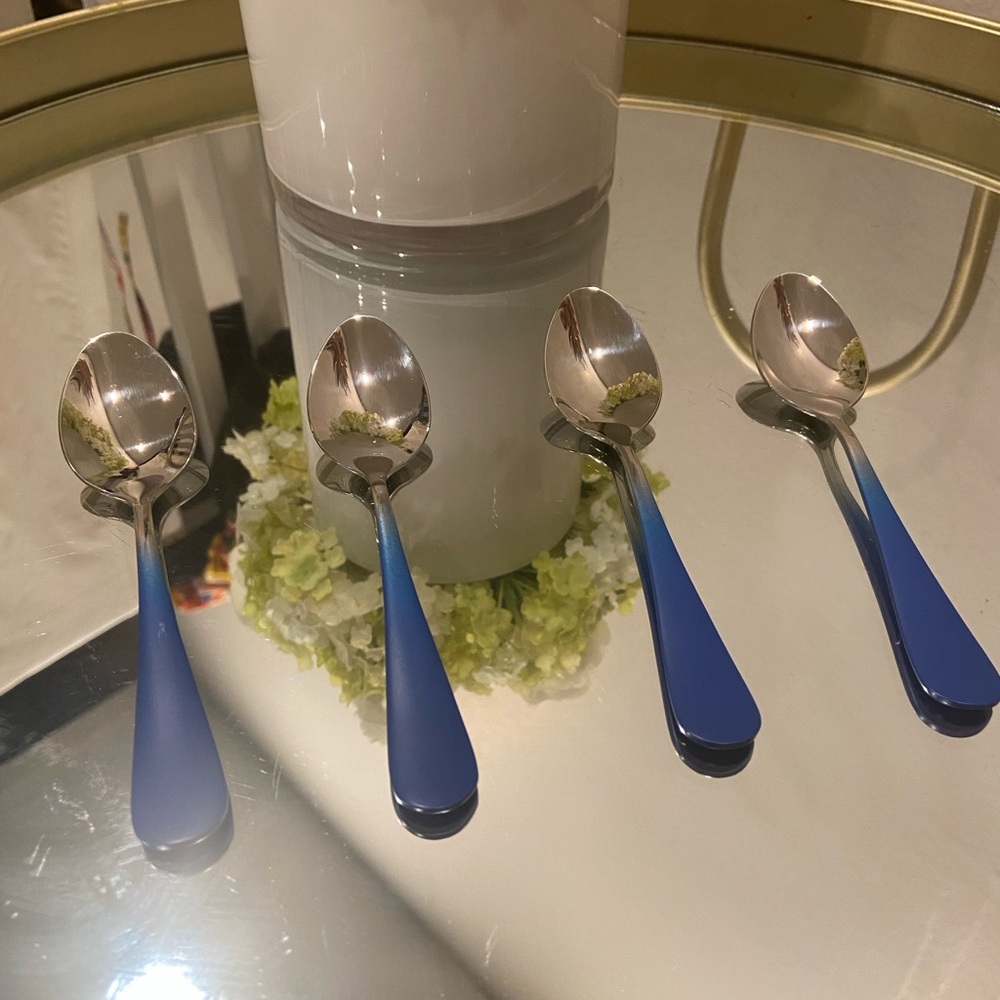 STUNNING Blue and Silver tea spoon set or desert of 8 Dining Flatware REF LT